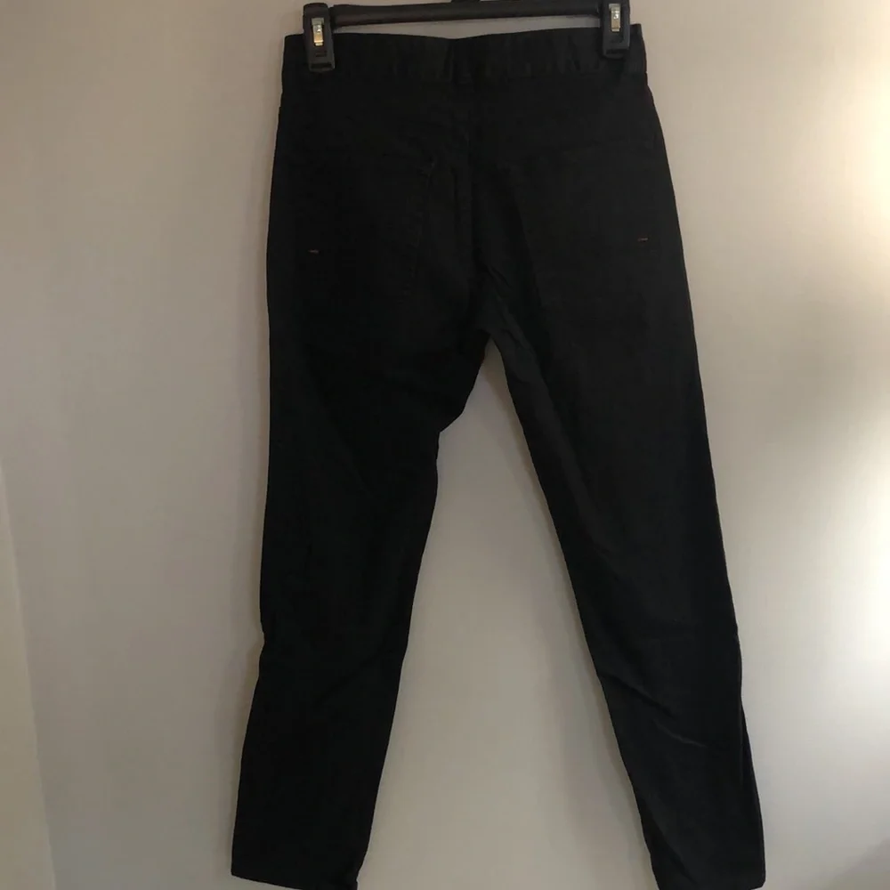 Tommy Hilfiger youth black pants, slim fit with tapered leg.  EUC, size 14.